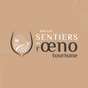 Benjamin PIEGAY, graphiste dans les Monts du Lyonnais | Création du logo et du site internet pour Justine Poncet, fondatrice de l’agence de wine-tour "Sur les Sentiers de l'Œnotourisme